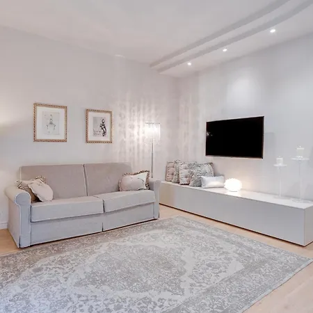 V93 Luxe Con Parcheggio Al Coperto A 400 M E Ascensore Apartment *